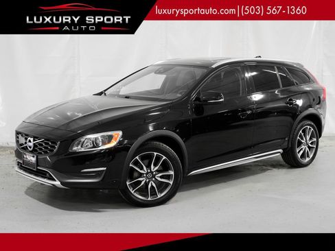 Used 2015 Volvo V60 T5 Cross Country Platinum w/ Climate Package AWD/4WD image 1
