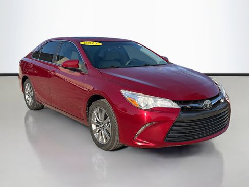 Used 2017 Toyota Camry XLE w/ Moonroof Package image 1