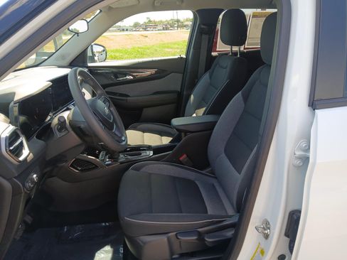 Used 2025 Chevrolet TrailBlazer LT FWD image 11