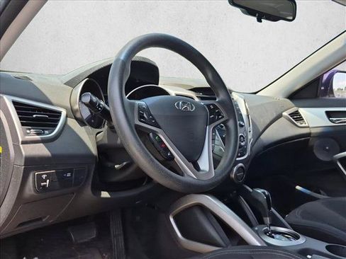 Used 2012 Hyundai Veloster FWD image 9