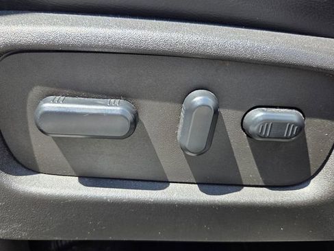 Used 2015 Ford Explorer XLT w/ Equipment Group 202B AWD/4WD image 20