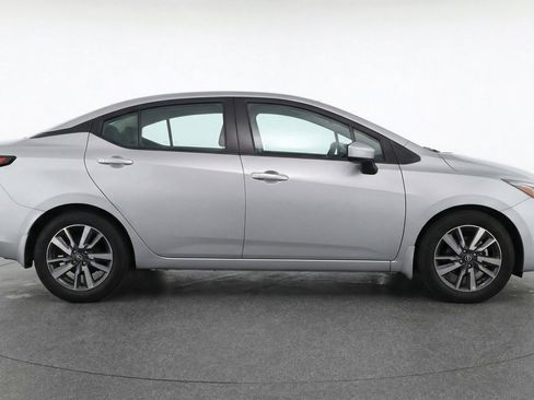 Used 2025 Nissan Versa SV image 11