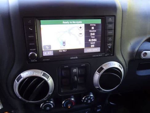 Used 2016 Jeep Wrangler Unlimited Rubicon AWD/4WD image 22