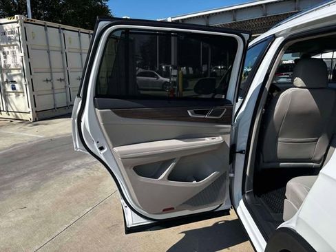 New 2026 Volkswagen Atlas SEL image 19