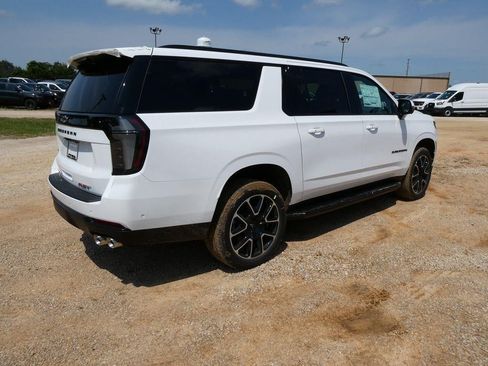 New 2026 Chevrolet Suburban RST w/ Comfort Package AWD/4WD image 4
