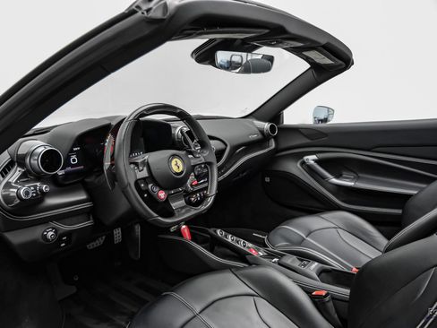Used 2022 Ferrari F8 Tributo RWD image 46