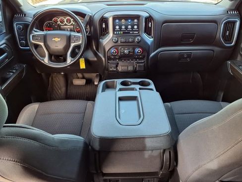 Used 2023 Chevrolet Silverado 2500 LT AWD/4WD image 9