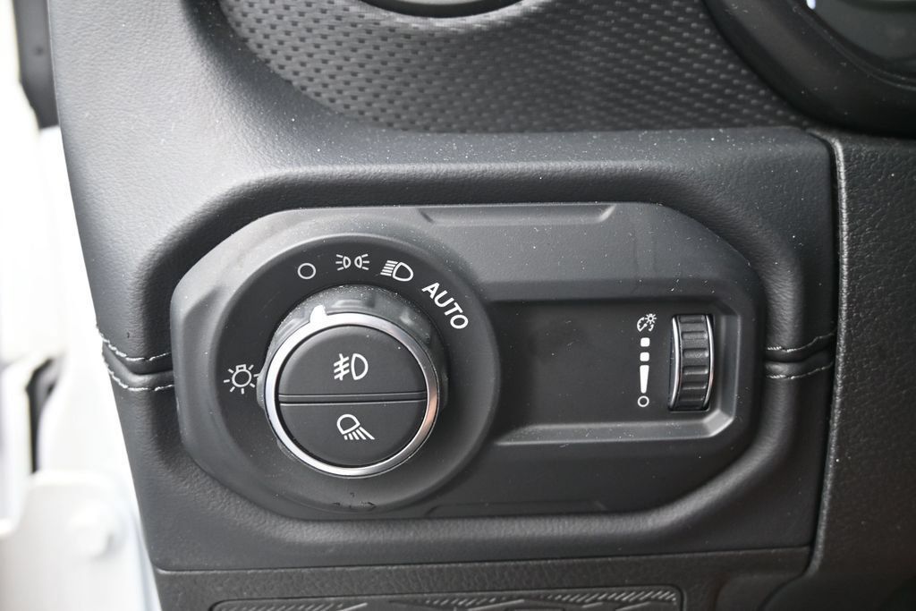 Used 2026 Jeep Gladiator Mojave AWD/4WD image 19