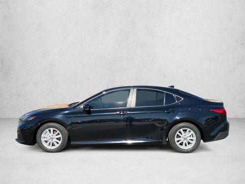 Used 2025 Toyota Camry LE FWD image 8