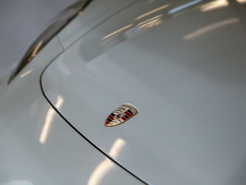 Used 2018 Porsche Panamera RWD image 7