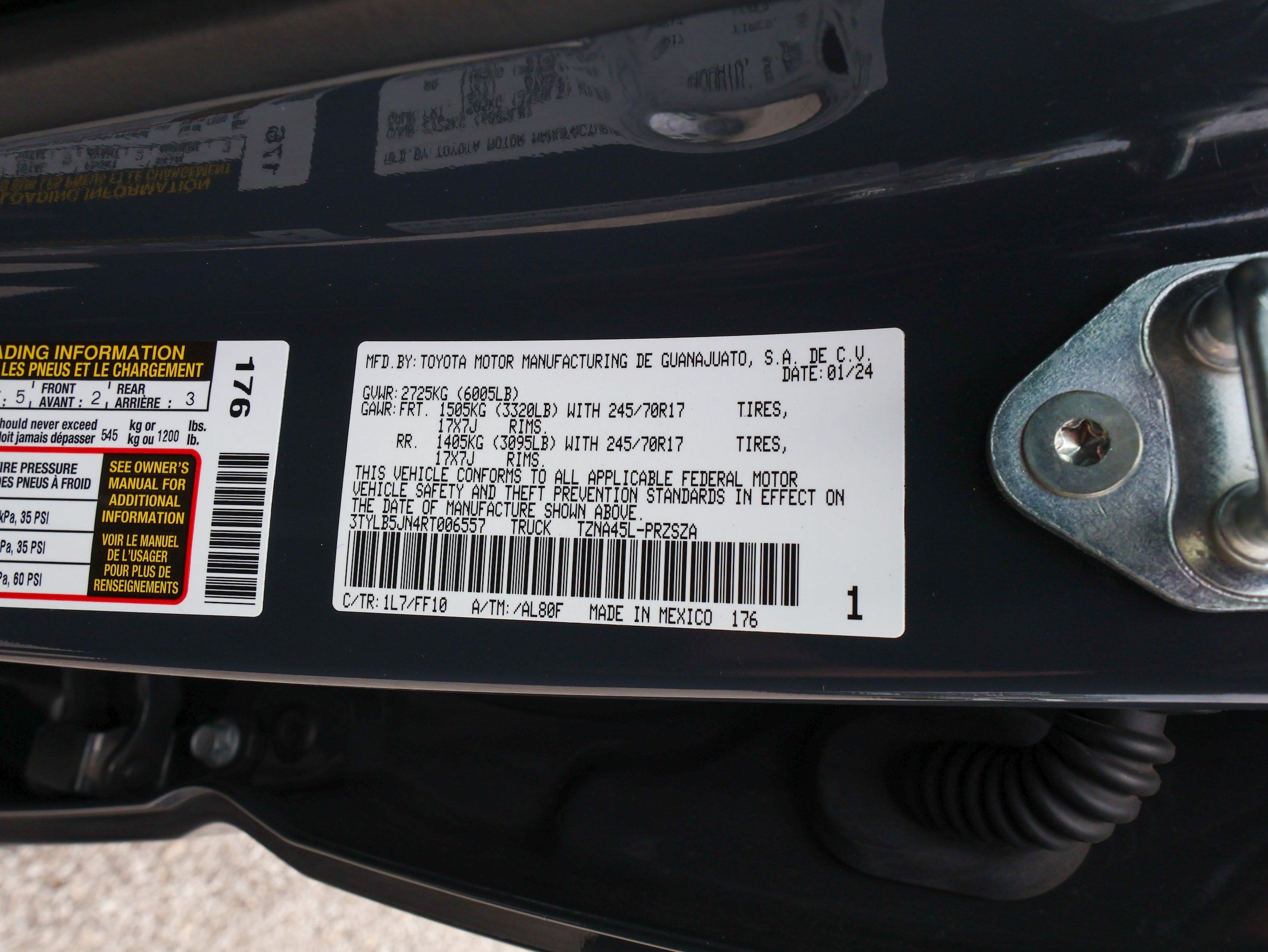 Used 2024 Toyota Tacoma SR5 AWD/4WD image 34