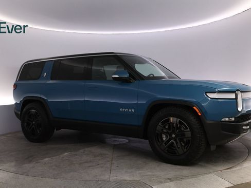 Used 2024 Rivian R1S Adventure AWD/4WD image 14