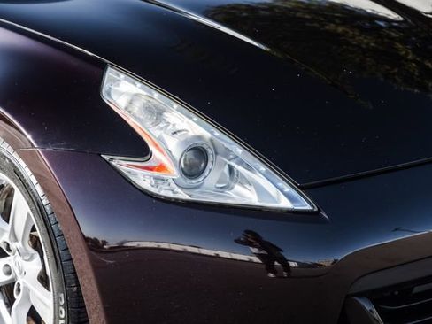Used 2010 Nissan 370Z Touring image 31