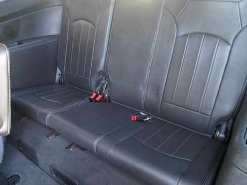 Used 2015 Chevrolet Traverse LTZ AWD/4WD image 33