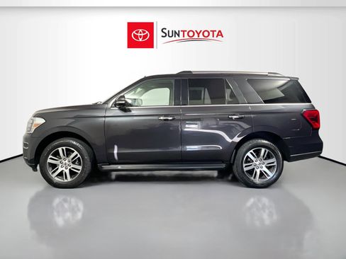Used 2024 Ford Expedition Limited image 7