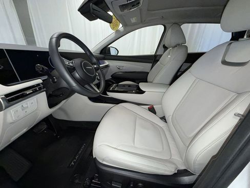 Used 2025 Hyundai Tucson Limited image 13