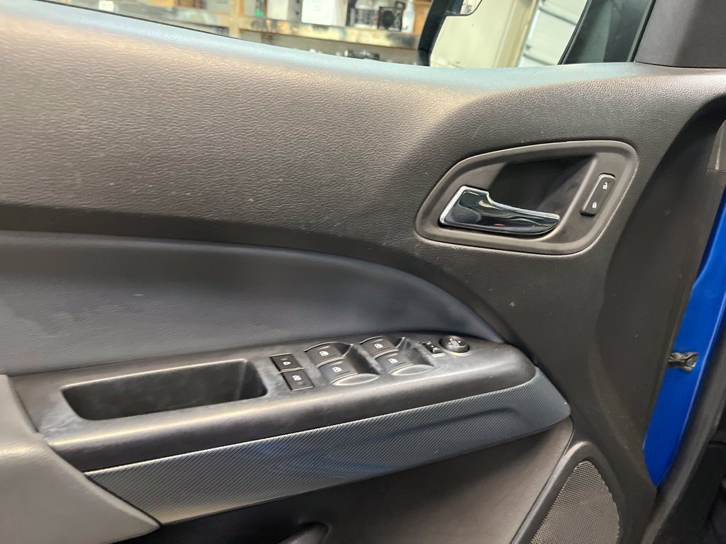 Used 2020 Chevrolet Colorado Z71 AWD/4WD image 13