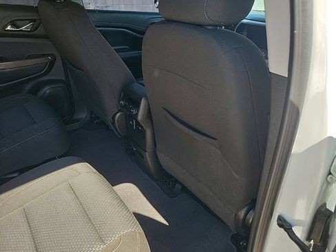 Used 2023 GMC Acadia SLE w/ Driver Convenience Package FWD image 42