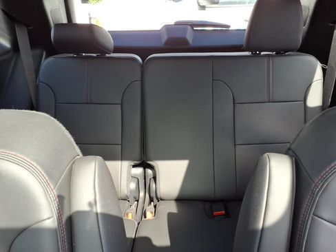 Used 2023 Chevrolet Traverse RS AWD/4WD image 16