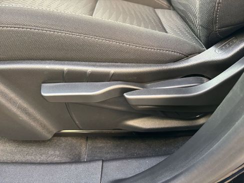 Used 2025 Chevrolet Equinox LT image 23