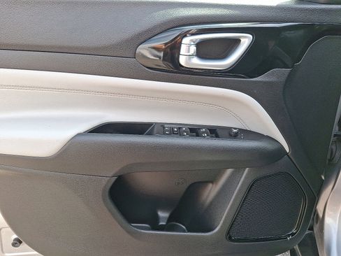 Certified 2023 Jeep Compass Limited AWD/4WD image 13