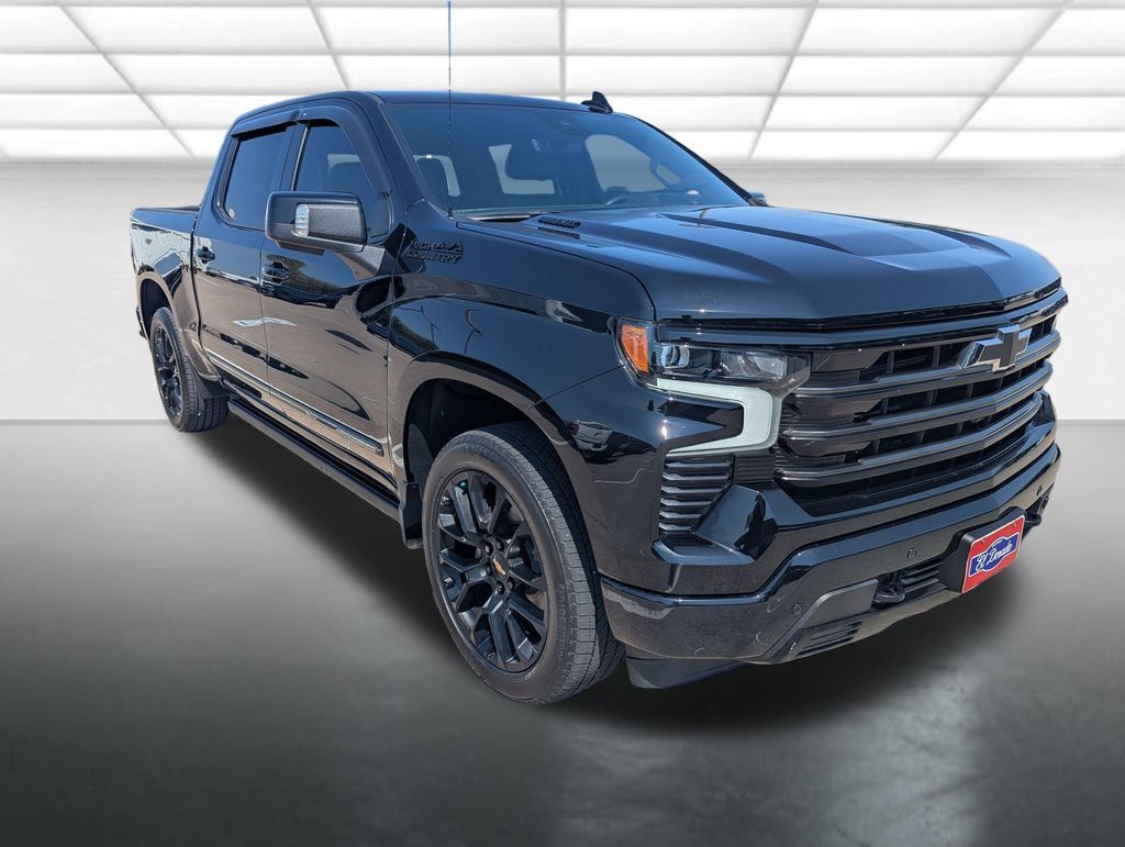 Used 2025 Chevrolet Silverado 1500 High Country w/ Midnight Edition AWD/4WD image 1