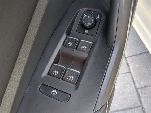 Certified 2025 Volkswagen Jetta Sport image 17