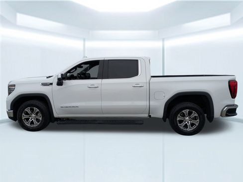 Used 2022 GMC Sierra 1500 SLT image 2