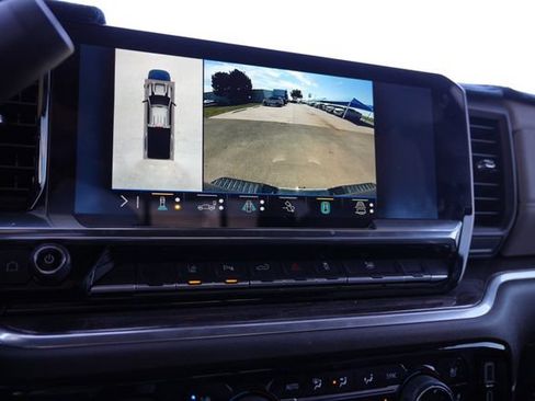 Used 2025 Chevrolet Silverado 3500 LTZ w/ LTZ Convenience Package AWD/4WD image 16