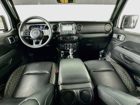 Used 2023 Jeep Wrangler Unlimited Sahara AWD/4WD image 25