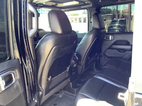 Used 2024 Jeep Wrangler Unlimited Rubicon w/ Technology Group AWD/4WD image 24