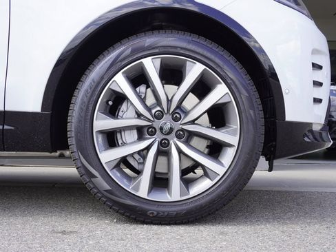 New 2026 Land Rover Discovery Dynamic SE AWD/4WD image 35