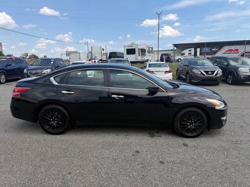 Used 2014 Nissan Altima 2.5 S FWD image 5