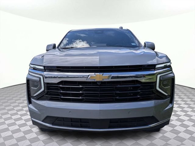 Used 2025 Chevrolet Suburban LS AWD/4WD image 9