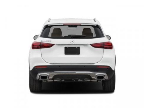 Used 2025 Mercedes-Benz GLA 250 4MATIC image 8