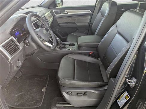 Used 2022 Volkswagen Atlas Cross Sport SE FWD image 16