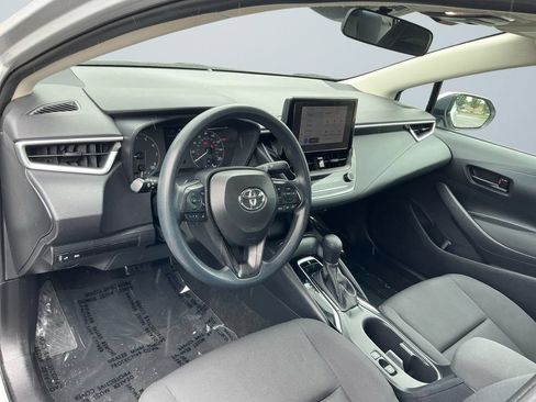 Used 2024 Toyota Corolla LE FWD image 11
