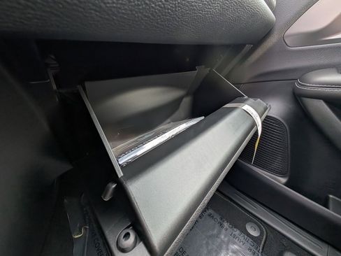 New 2026 Chrysler Pacifica Select image 30