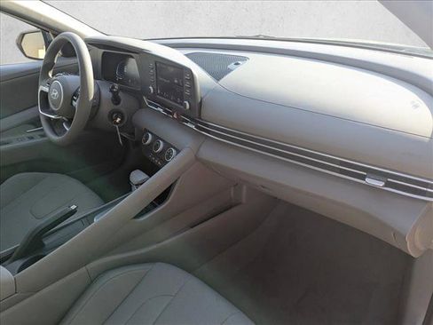 New 2026 Hyundai Elantra SE FWD image 22