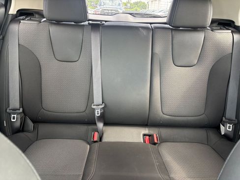 Used 2025 Buick Encore GX Preferred FWD image 37