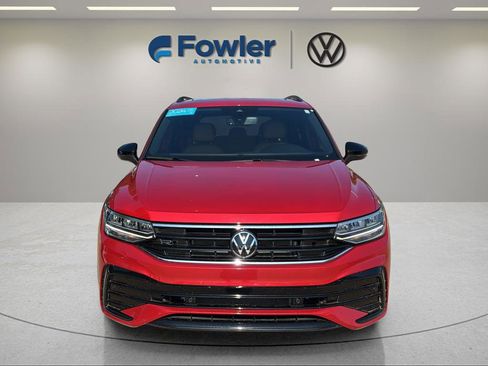 Used 2024 Volkswagen Tiguan SE R-Line w/ MDO Package, Three-Row FWD image 2