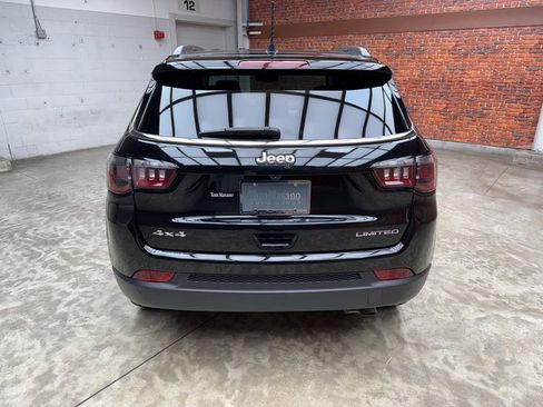 Used 2022 Jeep Compass Limited image 4