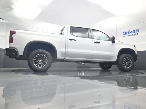 Used 2024 Chevrolet Silverado 1500 ZR2 AWD/4WD image 47