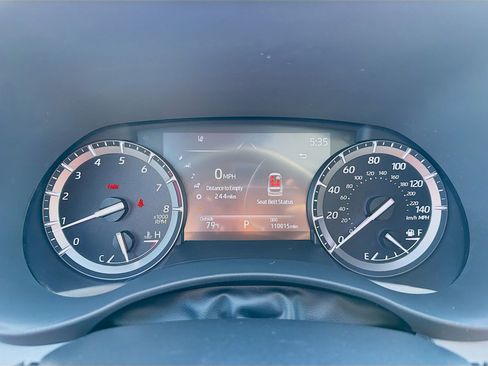 Used 2021 Toyota Highlander XLE AWD/4WD image 19