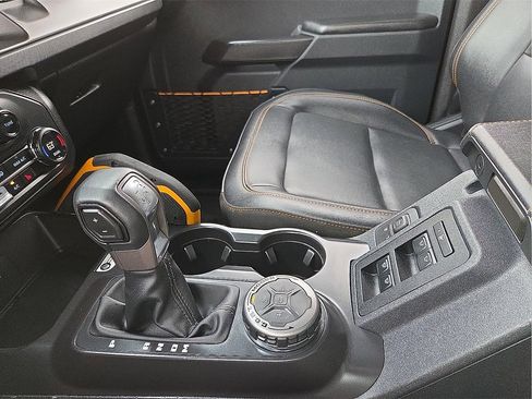 Used 2024 Ford Bronco Badlands image 20