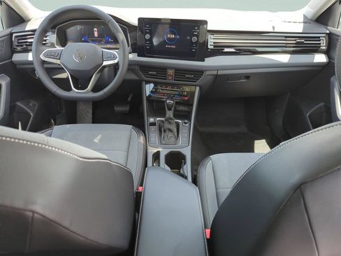 New 2026 Volkswagen Jetta SE FWD image 19