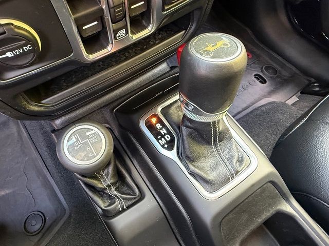 Used 2019 Jeep Wrangler Unlimited Sahara w/ Dual Top Group AWD/4WD image 26