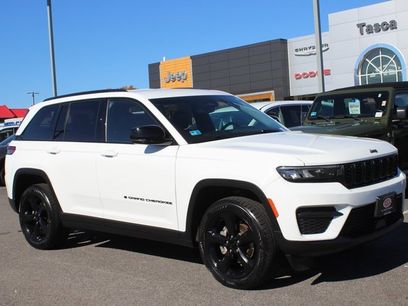 Used 2023 Jeep Grand Cherokee Altitude