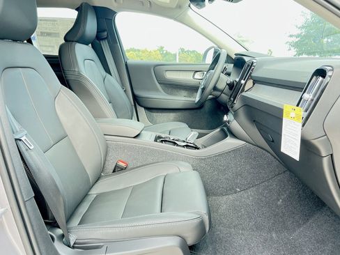 New 2026 Volvo XC40 B5 Plus w/ Protection Package Premier image 27