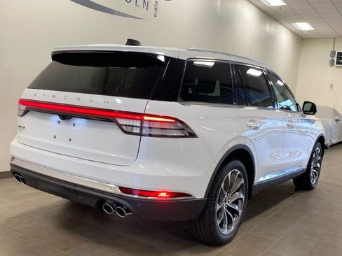 New 2025 Lincoln Aviator AWD image 7